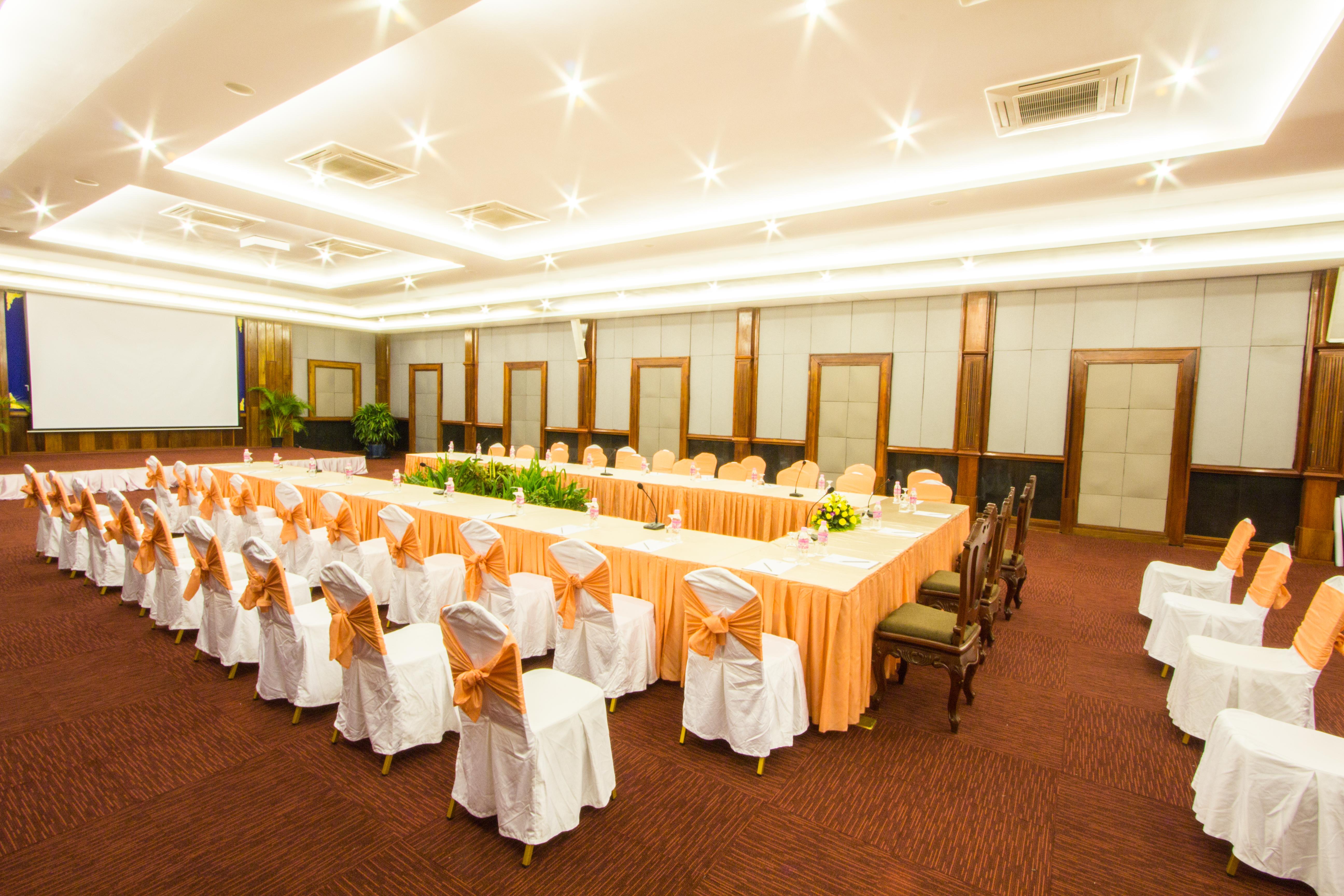 סיאם ריפ Royal Empire Premium Hotel מראה חיצוני תמונה