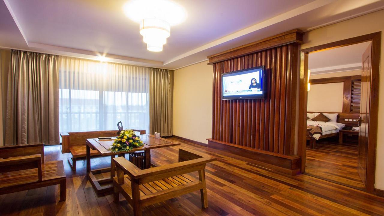 סיאם ריפ Royal Empire Premium Hotel מראה חיצוני תמונה