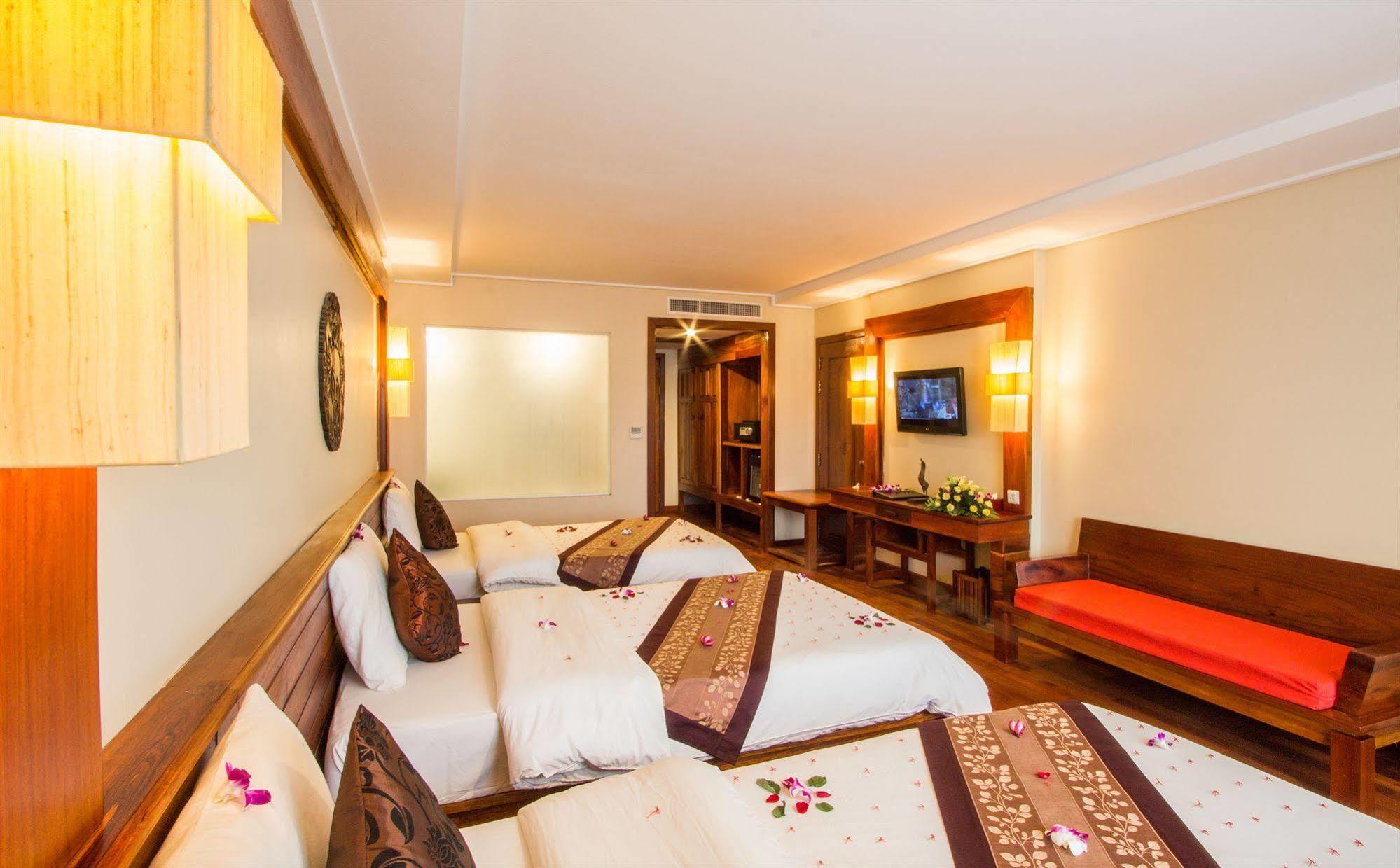 סיאם ריפ Royal Empire Premium Hotel מראה חיצוני תמונה